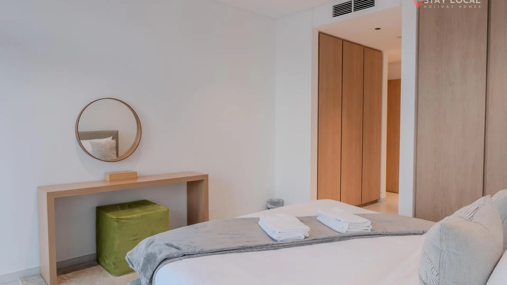 Downtown Dreams I Modern 2Br Getaway I Iconic Full Burj Khalifa Views I Near Dubai Mall