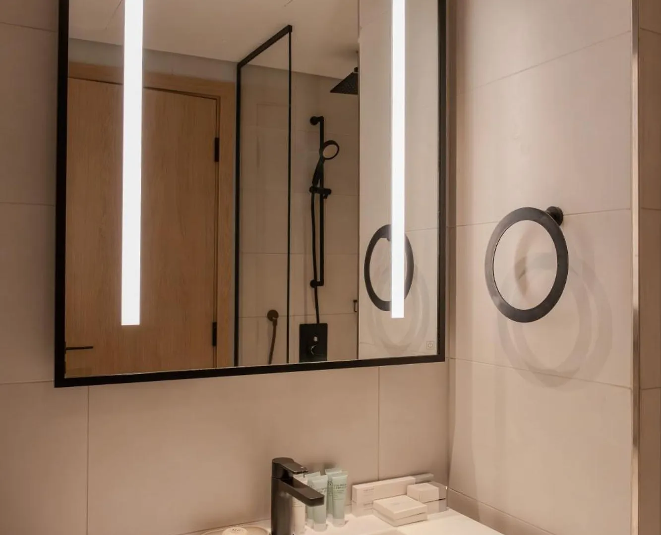 Apartment Downtown Dreams I Modern 2Br Getaway I Iconic Full Burj Khalifa Views I Near Dubai Mall